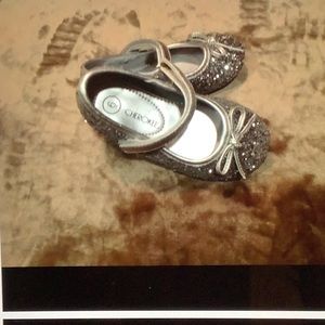 Kids silver segueing shoes